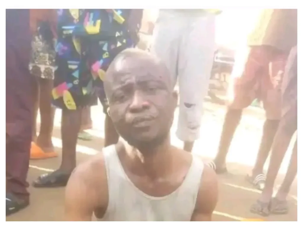 Abia man wey burn himself and family for fire because e suspect im wife dey cheat, die with im wife after their pikin die for fire