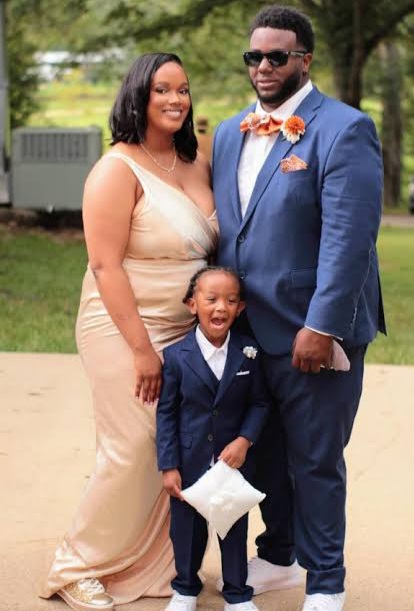 Tragedy: Man wey dey drive go accident scene wey hin fiancée die, don kpai for accident too just hours after her