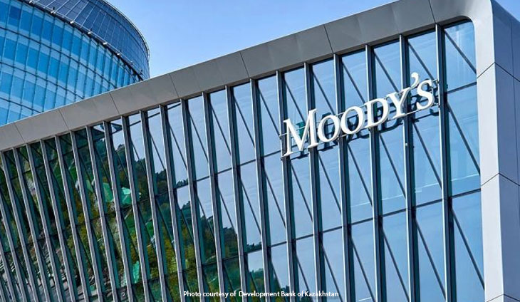 United States don lose dia top credit rating from Moody’s, one big ratings agency.