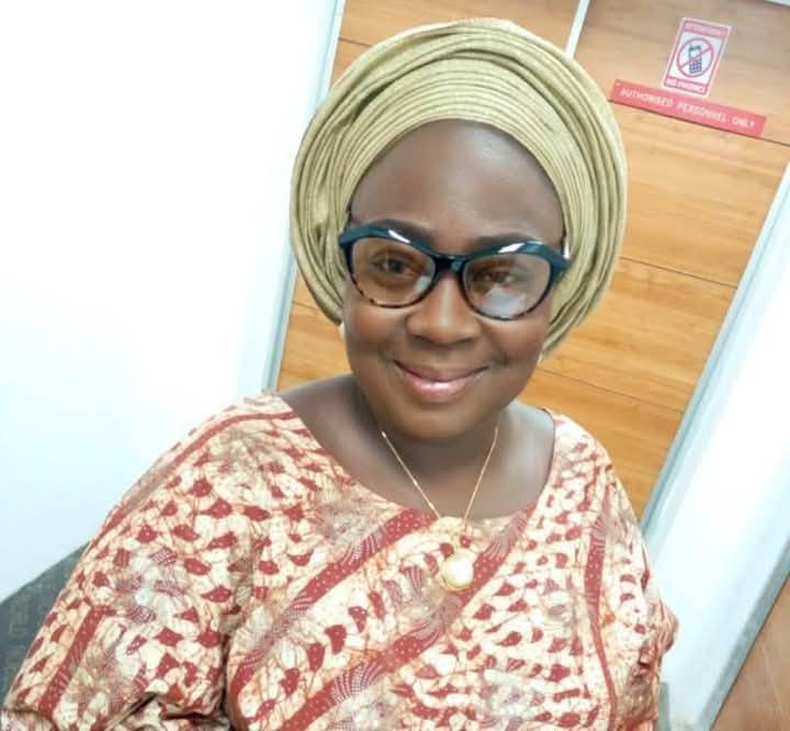 Naso 1 worker for Ogun state take fall for ground come die.