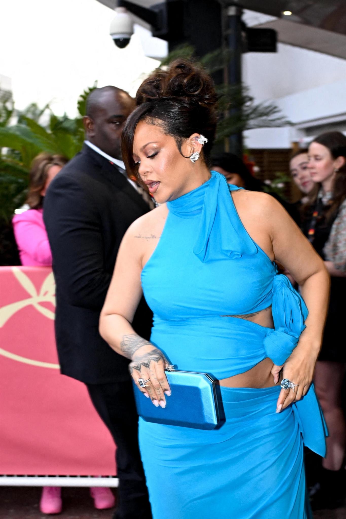 rihanna-glowing-pregnancy-took-time-104898162_1747729910 rihanna-glowing-pregnancy-took-time-104898162_1747729910