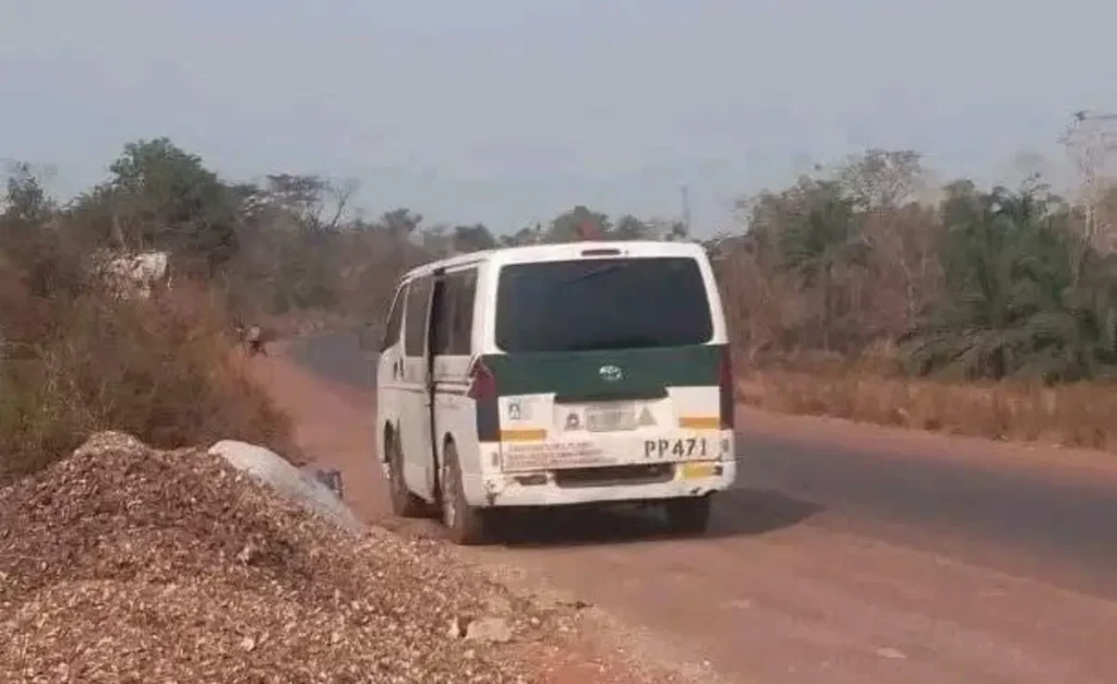 Gunmen hijack Benue Links bus, kidnap passengers for Owukpa