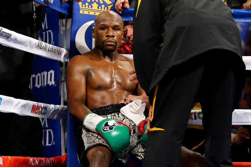 Floyd Mayweather Faces Felony Charges Over Alleged Theft and Check Fraud Case